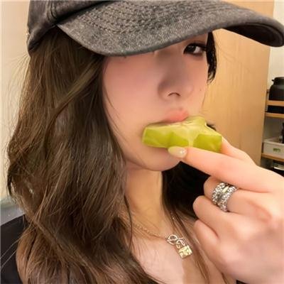 5个吓鬼的少年